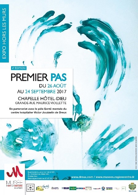Affiche de l'exposition "Premier pas". Il s'agit de traces de peinture bleues laissées par des mains
